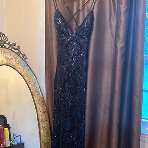Gorgeous navy blue floor length bodycon gown